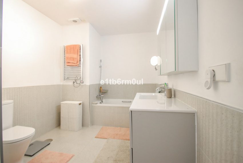 R5443729-Apartment-For-Sale-Nagueles-Penthouse-3-Beds-233-Built-11