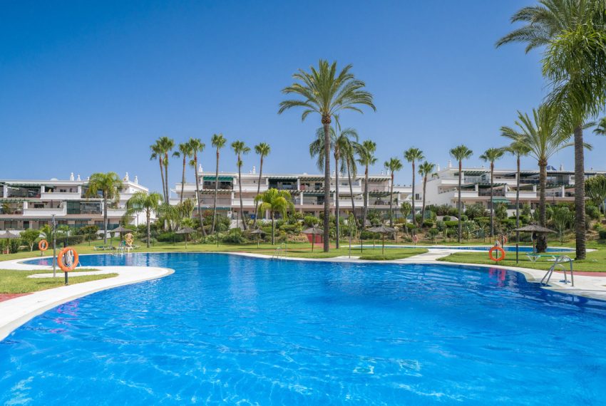 R5443828-Apartment-For-Sale-Marbella-Middle-Floor-Apartment-2-Beds-130-Built
