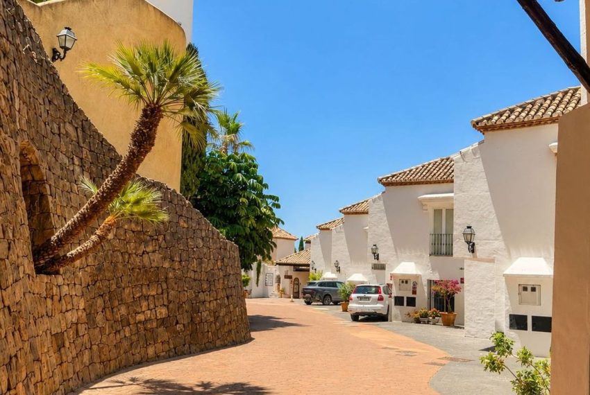 R5444392-Apartment-For-Sale-La-Quinta-Duplex-3-Beds-140-Built-18