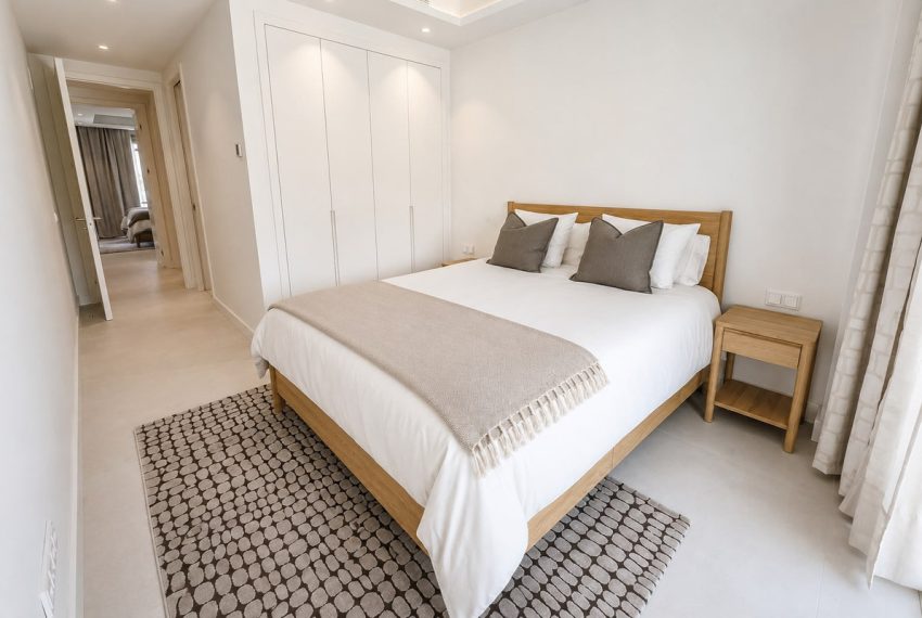 R5444563-Apartment-For-Sale-The-Golden-Mile-Middle-Floor-Apartment-3-Beds-193-Built-17