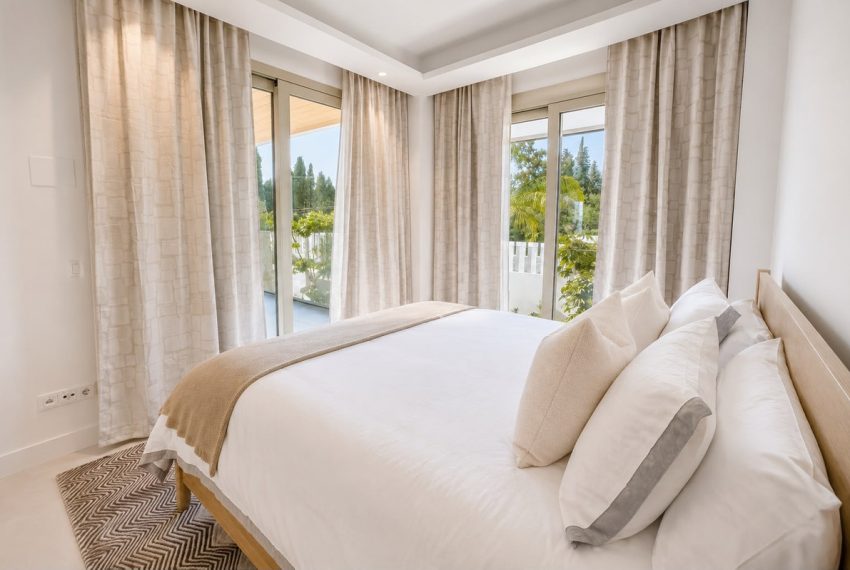 R5444563-Apartment-For-Sale-The-Golden-Mile-Middle-Floor-Apartment-3-Beds-193-Built-4