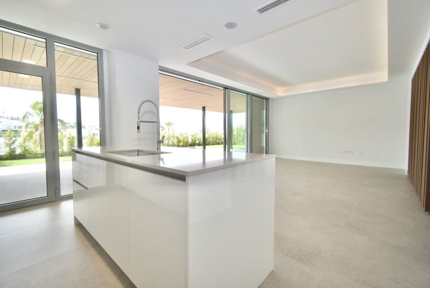R5445001-Apartment-For-Sale-Marbella-Ground-Floor-Apartment-3-Beds-205-Built-13