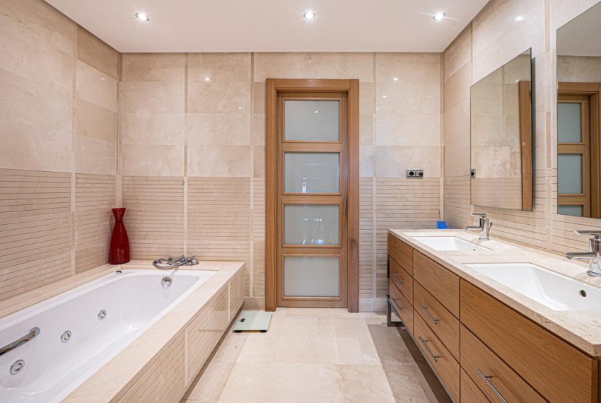 R5445547-Apartment-For-Sale-Sierra-Blanca-Ground-Floor-Apartment-2-Beds-157-Built-14