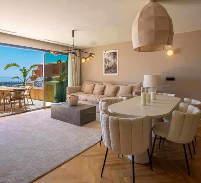 R5447287-Image 1-Penthouse Duplex - 3 Beds - 251 Built