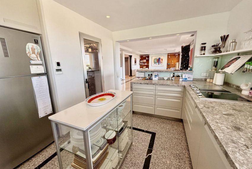 R5401237-Apartment-For-Sale-Nueva-Andalucia-Penthouse-4-Beds-361-Built-10