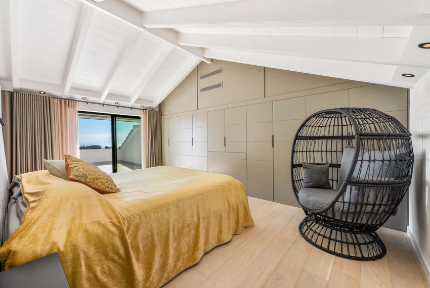R5426380-Apartment-For-Sale-The-Golden-Mile-Penthouse-Duplex-3-Beds-193-Built-16