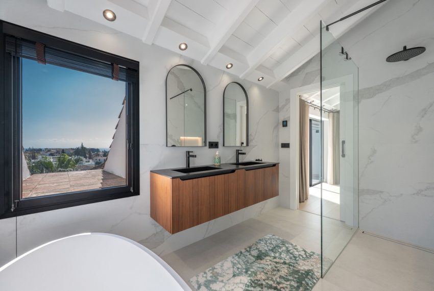 R5426380-Apartment-For-Sale-The-Golden-Mile-Penthouse-Duplex-3-Beds-193-Built-17