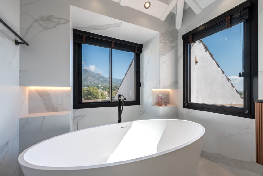 R5426380-Apartment-For-Sale-The-Golden-Mile-Penthouse-Duplex-3-Beds-193-Built-18