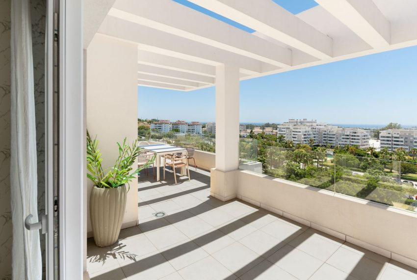 R5431927-Apartment-For-Sale-Nueva-Andalucia-Penthouse-4-Beds-108-Built-2