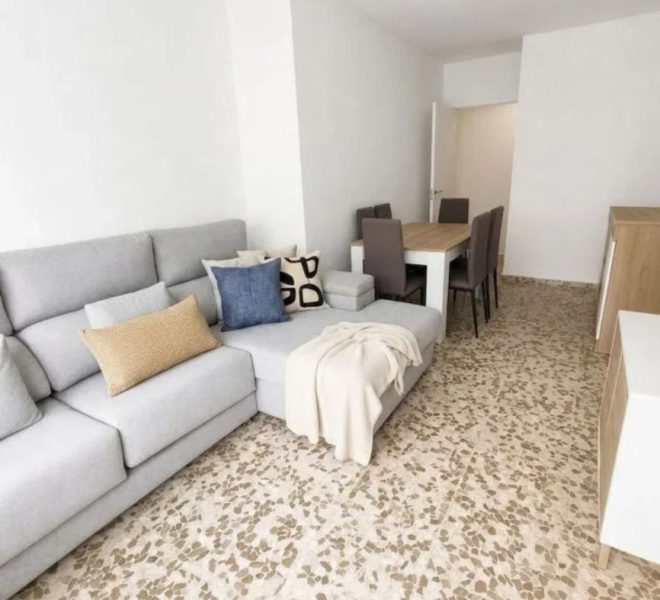 R5444194-Image 1-Top Floor Apartment - 3 Beds - 77 Built