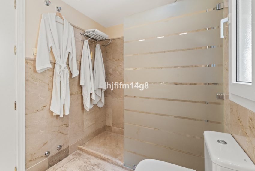 R5449960-Apartment-For-Sale-Nueva-Andalucia-Ground-Floor-Apartment-2-Beds-104-Built-10