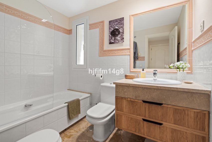 R5449960-Apartment-For-Sale-Nueva-Andalucia-Ground-Floor-Apartment-2-Beds-104-Built-13