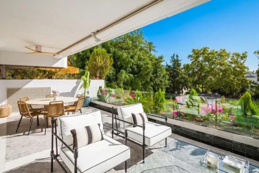 R5451994-Apartment-For-Sale-The-Golden-Mile-Middle-Floor-Apartment-3-Beds-255-Built-3