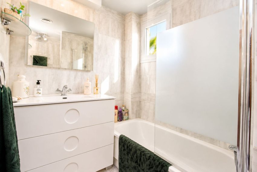 R5453896-Apartment-For-Sale-Nueva-Andalucia-Middle-Floor-Apartment-2-Beds-110-Built-16