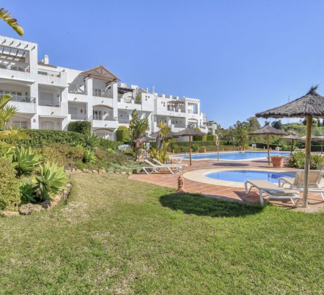 R5454865-Image 1-Middle Floor Apartment - 3 Beds - 128 Built
