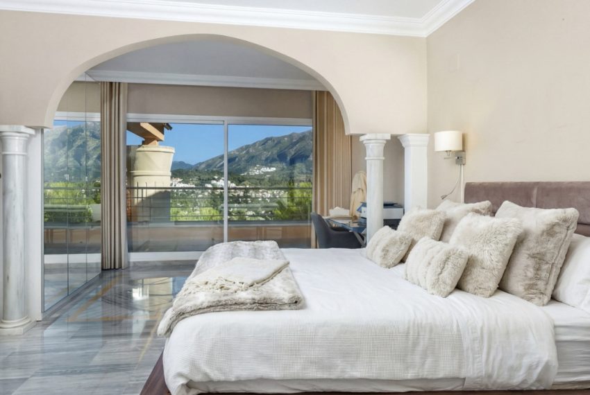 R5455732-Apartment-For-Sale-Nueva-Andalucia-Penthouse-Duplex-3-Beds-397-Built-2