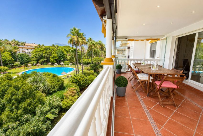 R5456536-Apartment-For-Sale-Marbella-Middle-Floor-Apartment-2-Beds-84-Built