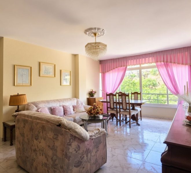 R5456569-Image 1-Middle Floor Apartment - 3 Beds - 88 Built