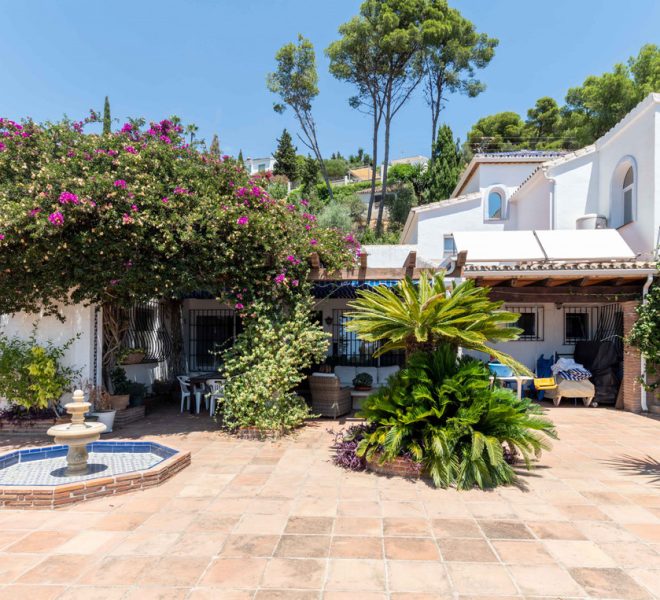 R5457649-Image 1-Detached Villa - 5 Beds - 322 Built