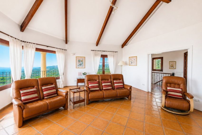 R5459224-House-For-Sale-Estepona-Finca-Cortijo-6-Beds-650-Built-10