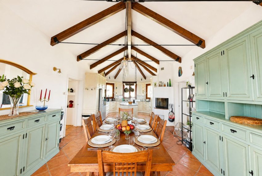R5459224-House-For-Sale-Estepona-Finca-Cortijo-6-Beds-650-Built-13