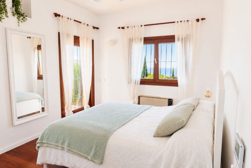 R5459224-House-For-Sale-Estepona-Finca-Cortijo-6-Beds-650-Built-15