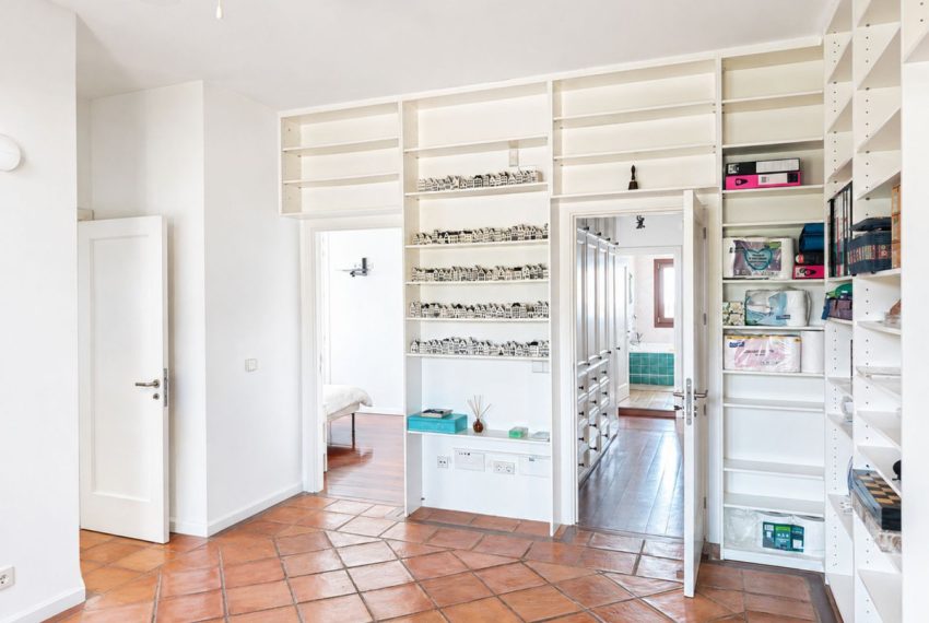 R5459224-House-For-Sale-Estepona-Finca-Cortijo-6-Beds-650-Built-19