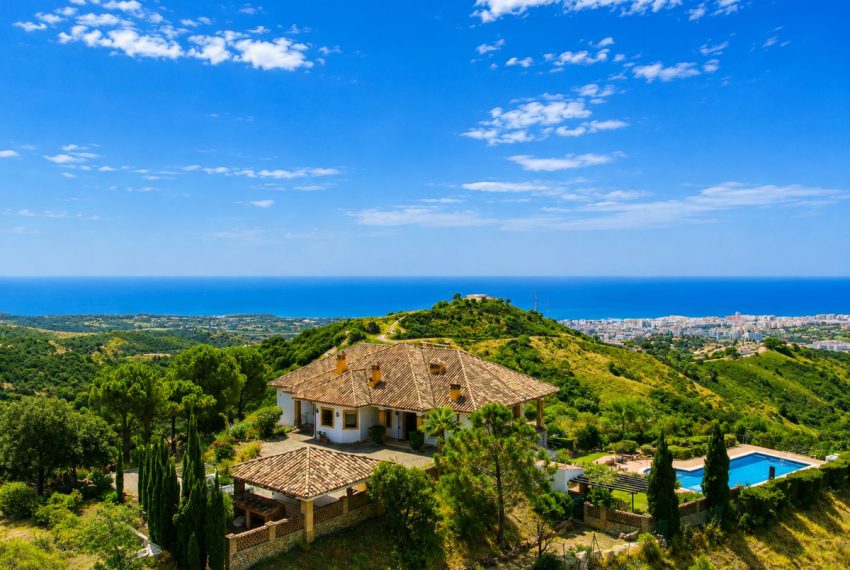 R5459224-House-For-Sale-Estepona-Finca-Cortijo-6-Beds-650-Built-2