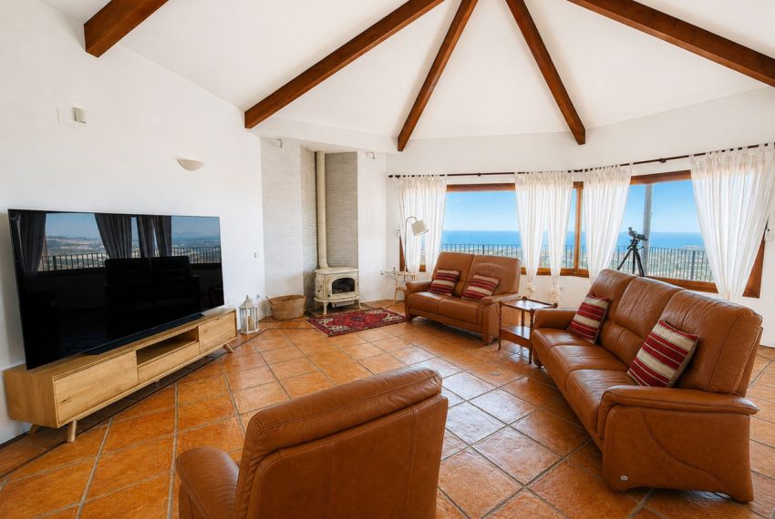 R5459224-House-For-Sale-Estepona-Finca-Cortijo-6-Beds-650-Built-6