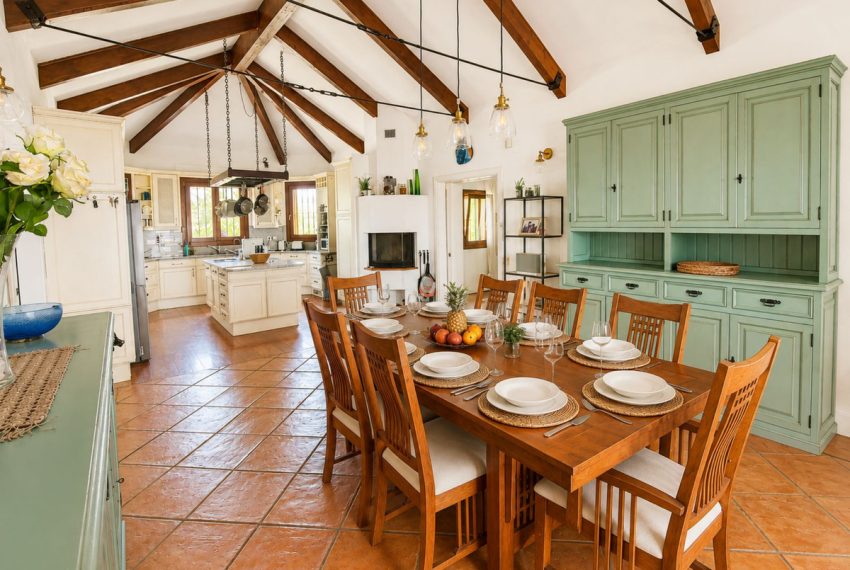 R5459224-House-For-Sale-Estepona-Finca-Cortijo-6-Beds-650-Built-8
