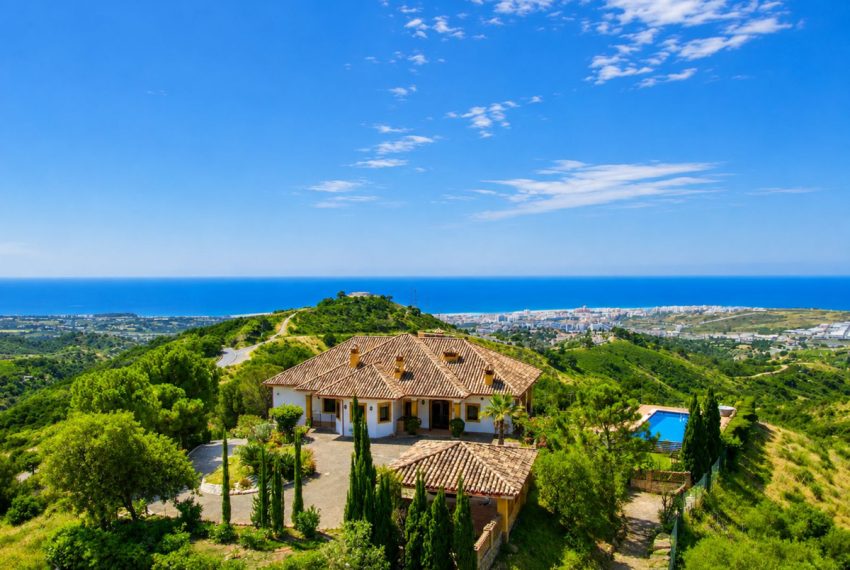 R5459224-House-For-Sale-Estepona-Finca-Cortijo-6-Beds-650-Built