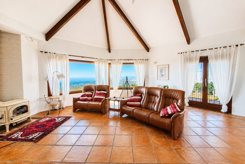 R5459224-House-For-Sale-Estepona-Finca-Cortijo-6-Beds-650-Built-9