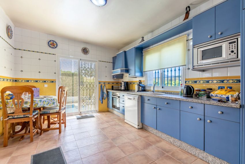 R5459248-House-For-Sale-Coin-Detached-Villa-4-Beds-365-Built-15