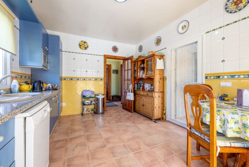 R5459248-House-For-Sale-Coin-Detached-Villa-4-Beds-365-Built-16