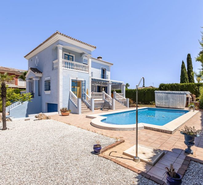 R5459248-Image 1-Detached Villa - 4 Beds - 365 Built