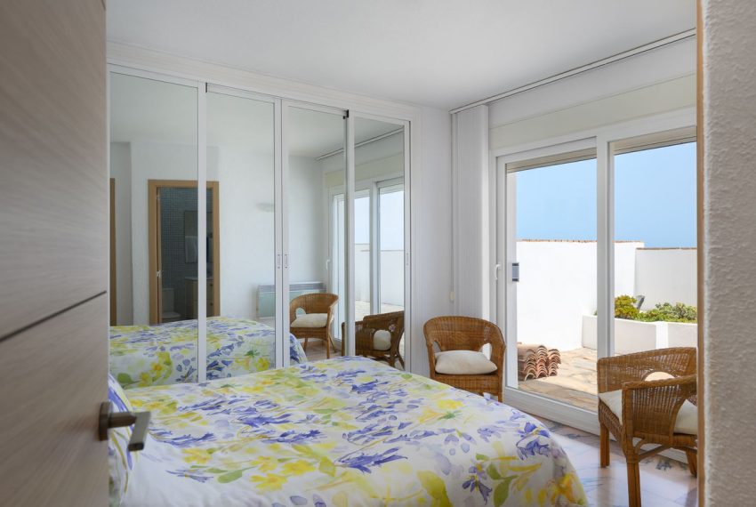 R5459329-House-For-Sale-Estepona-Detached-Villa-3-Beds-200-Built-13
