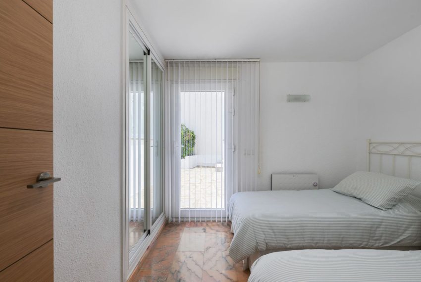 R5459329-House-For-Sale-Estepona-Detached-Villa-3-Beds-200-Built-15