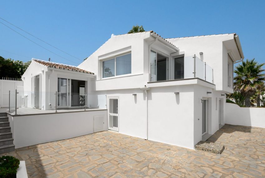 R5459329-House-For-Sale-Estepona-Detached-Villa-3-Beds-200-Built-4