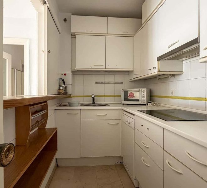 R5459404-Image 1-Middle Floor Apartment - 2 Beds - 86 Built
