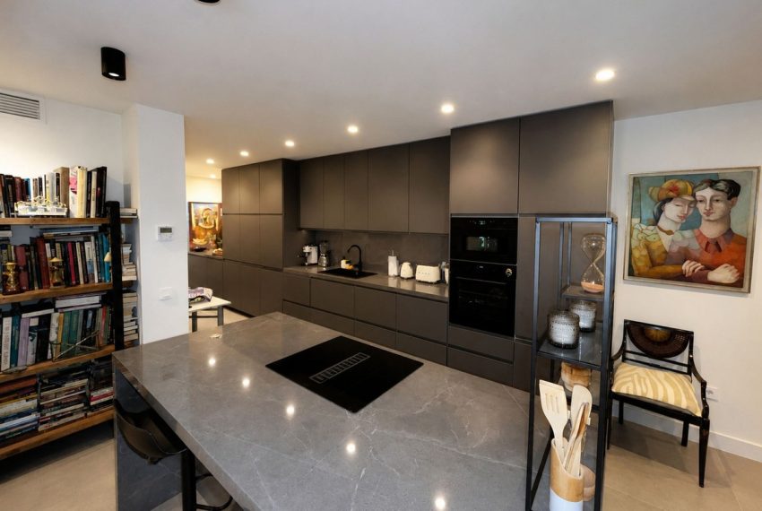 R5459488-Apartment-For-Sale-Estepona-Middle-Floor-Apartment-2-Beds-133-Built-2