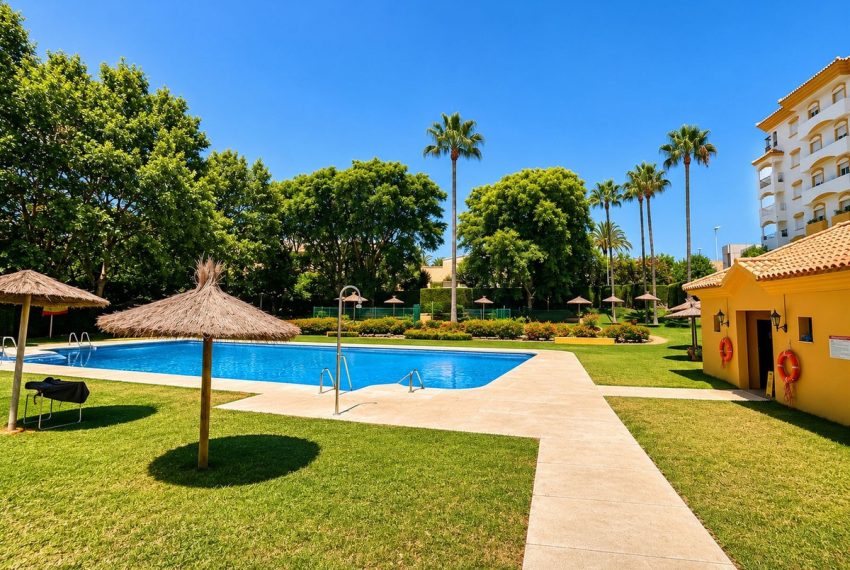 R5459488-Apartment-For-Sale-Estepona-Middle-Floor-Apartment-2-Beds-133-Built-4